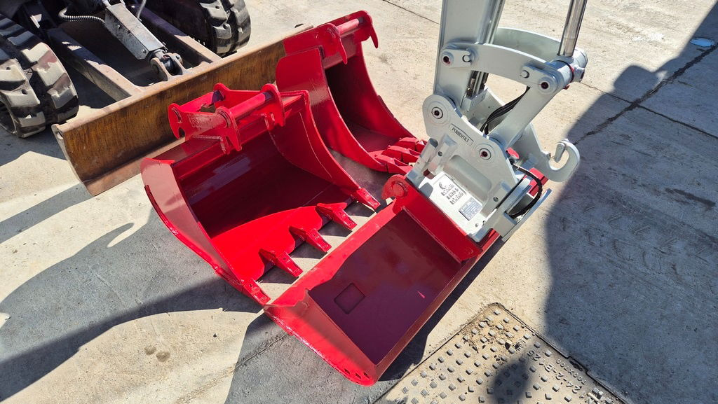 Takeuchi TB230 - Powertilt - 3X Buckets - 2017 Year - TOP Condition - Мини-экскаватор: фото 5 Takeuchi TB230 - Powertilt - 3X Buckets - 2017 Year - TOP Condition - Мини-экскаватор: фото 5