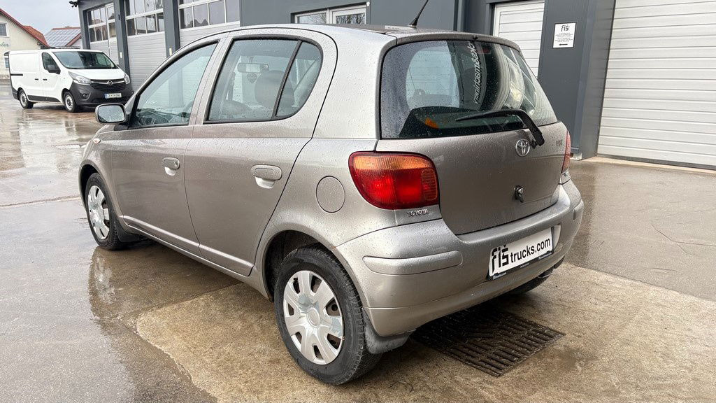 Toyota Yaris 1.3 - Petrol - 5 Doors - AC - Хэтчбек: фото 4 Toyota Yaris 1.3 - Petrol - 5 Doors - AC - Хэтчбек: фото 4