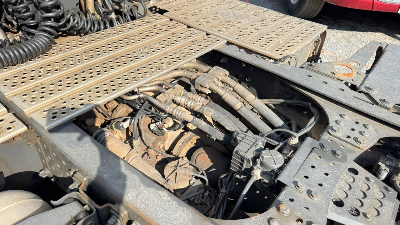 Mercedes-Benz Arocs 1851 LS HAD 4X4 - Euro 6 - retarder - tipper hydraulics в лизинг Mercedes-Benz Arocs 1851 LS HAD 4X4 - Euro 6 - retarder - tipper hydraulics: фото 15 Mercedes-Benz Arocs 1851 LS HAD 4X4 - Euro 6 - retarder - tipper hydraulics в лизинг Mercedes-Benz Arocs 1851 LS HAD 4X4 - Euro 6 - retarder - tipper hydraulics: фото 15