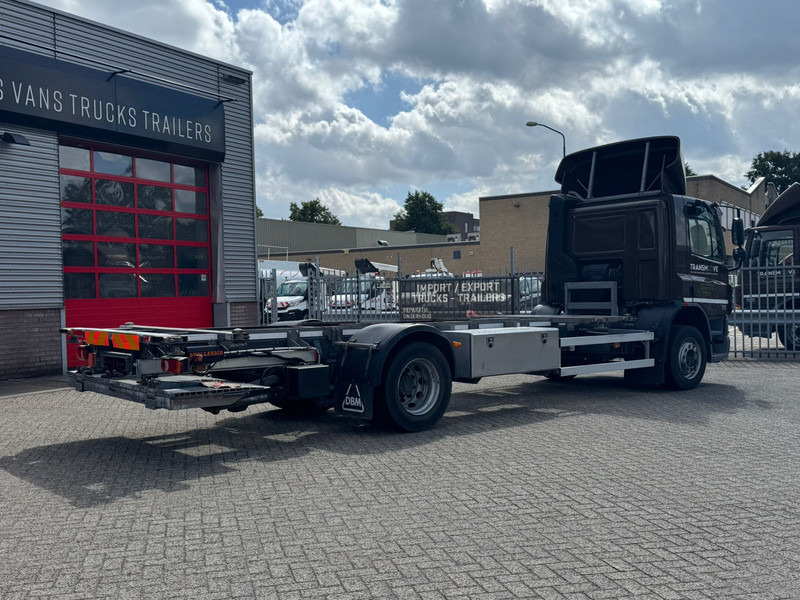 DAF CF65 220 - Грузовик-контейнеровоз/ Сменный кузов: фото 4 DAF CF65 220 - Грузовик-контейнеровоз/ Сменный кузов: фото 4