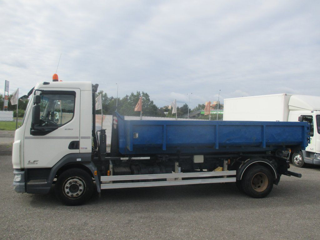 DAF LF 12.250 - Крюковой мультилифт: фото 2 DAF LF 12.250 - Крюковой мультилифт: фото 2