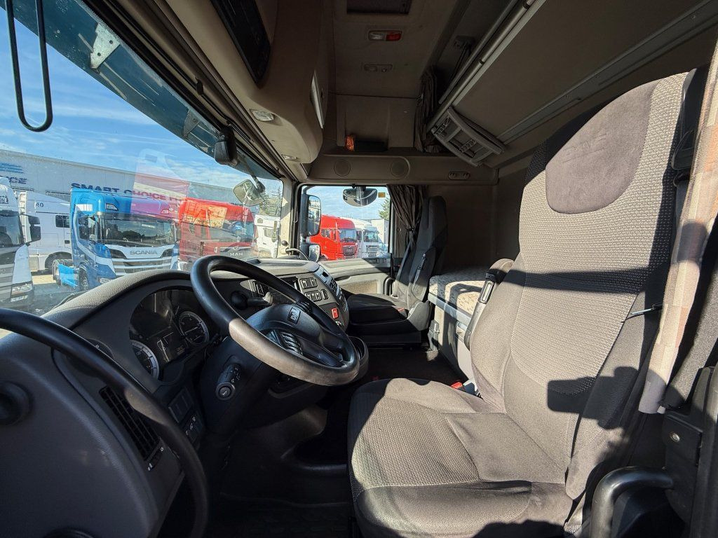 Тентованный грузовик DAF XF440 EURO 6 6x2: фото 12