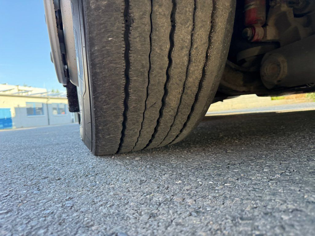 Тентованный грузовик DAF XF440 EURO 6 6x2: фото 11