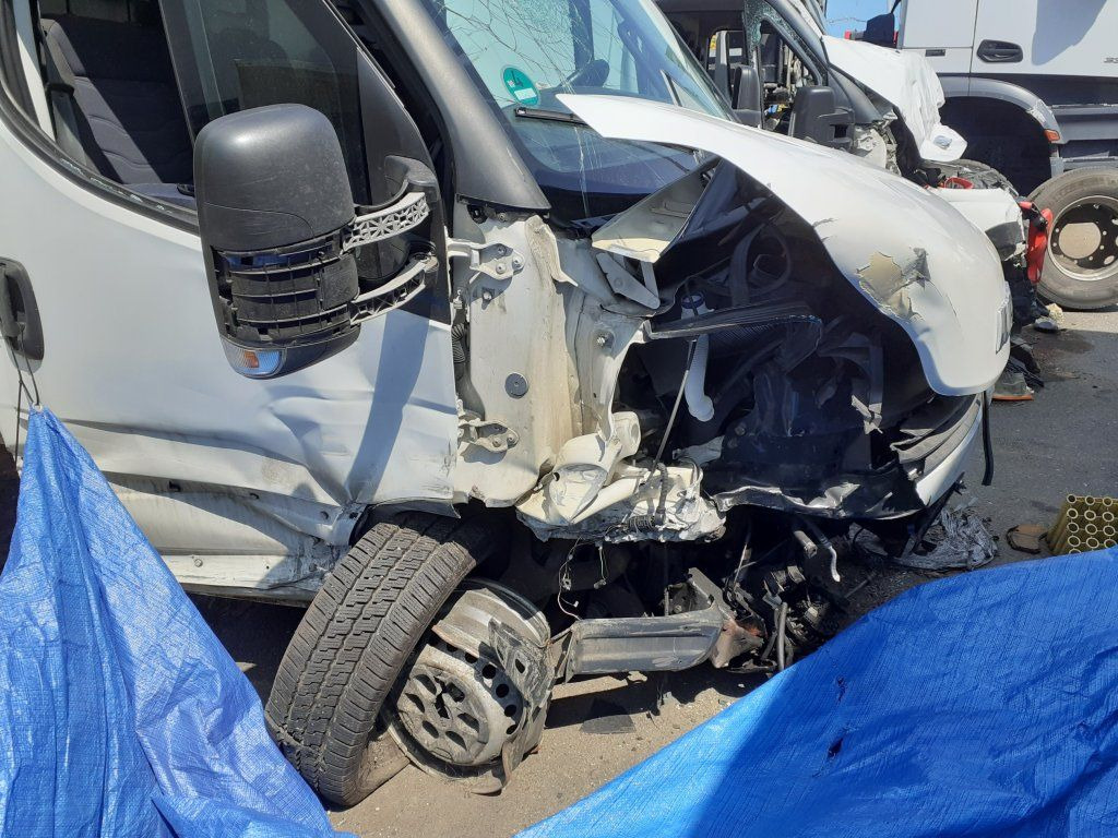 Iveco Daily 35S16 mit LBW DAMAGED - Фургон с закрытым кузовом: фото 3 Iveco Daily 35S16 mit LBW DAMAGED - Фургон с закрытым кузовом: фото 3