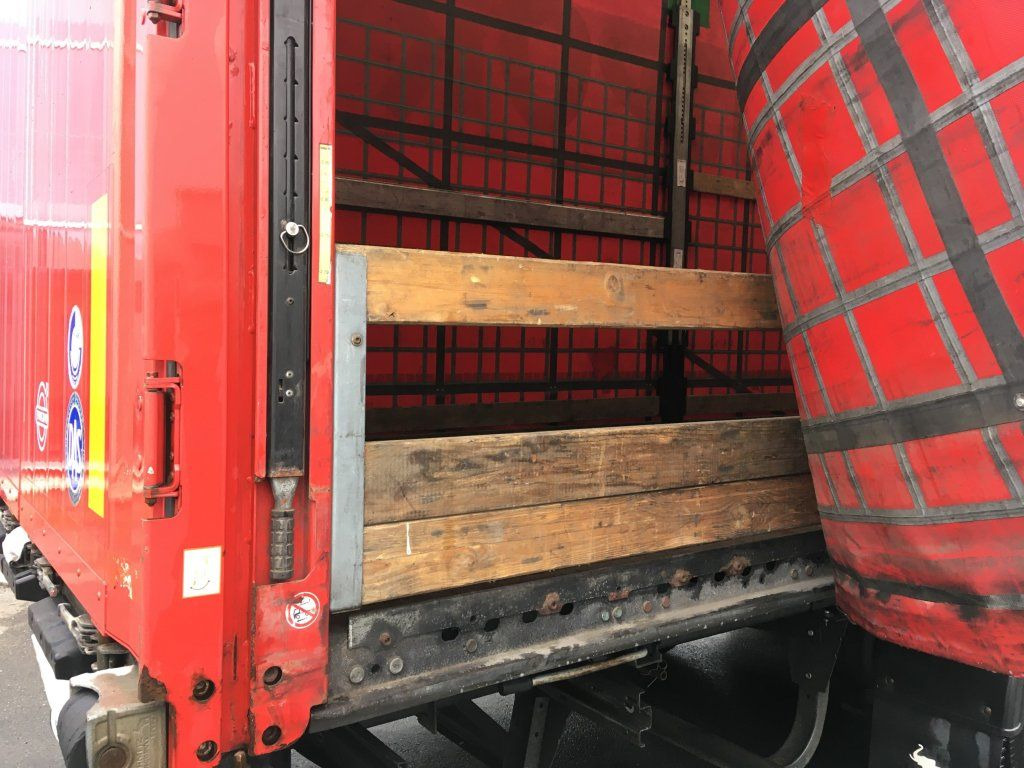 Тентованный полуприцеп Schmitz Cargobull SCB*S3T standard/lifting roof/Hubdach 2,70-2,85m: фото 15