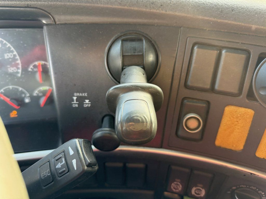 Тягач Volvo FM12.460 6x2 EURO 3: фото 20 Тягач Volvo FM12.460 6x2 EURO 3: фото 20