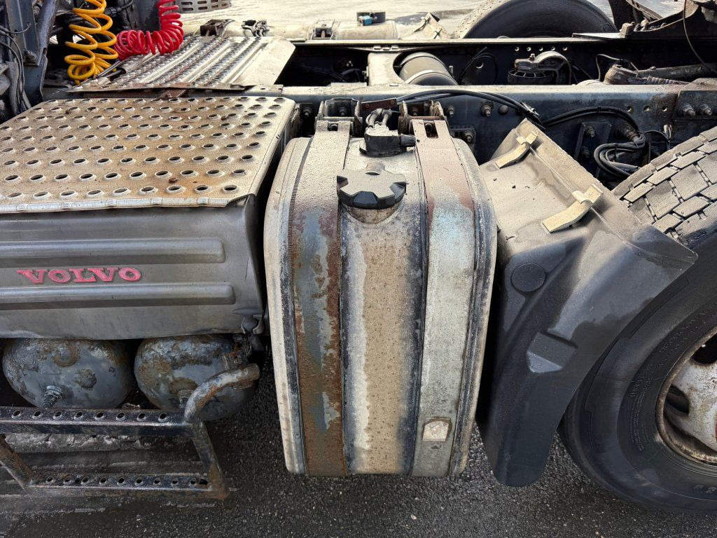 Тягач Volvo FM12.460 6x2 EURO 3: фото 8 Тягач Volvo FM12.460 6x2 EURO 3: фото 8