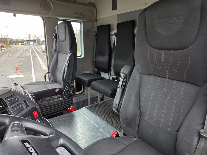 Тентованный грузовик DAF XF 450 - auto-école: фото 8 Тентованный грузовик DAF XF 450 - auto-école: фото 8