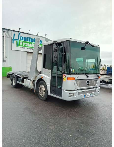 Mercedes-Benz Econic 1833 - Эвакуатор: фото 1 Mercedes-Benz Econic 1833 - Эвакуатор: фото 1