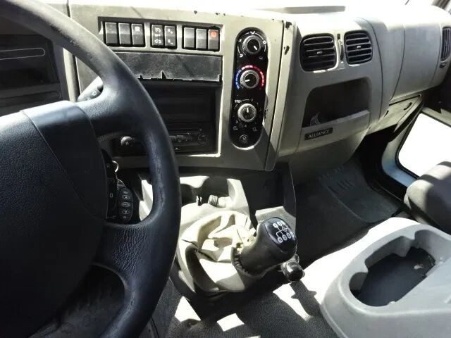 Renault Midlum 270 dxi - Грузовик с закрытым кузовом: фото 4 Renault Midlum 270 dxi - Грузовик с закрытым кузовом: фото 4