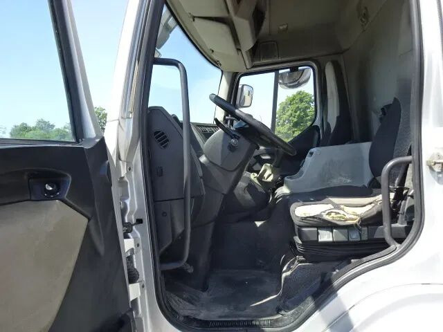 Renault Midlum 270 dxi - manual gearbox / steel suspension lames - Грузовик с закрытым кузовом: фото 3 Renault Midlum 270 dxi - manual gearbox / steel suspension lames - Грузовик с закрытым кузовом: фото 3