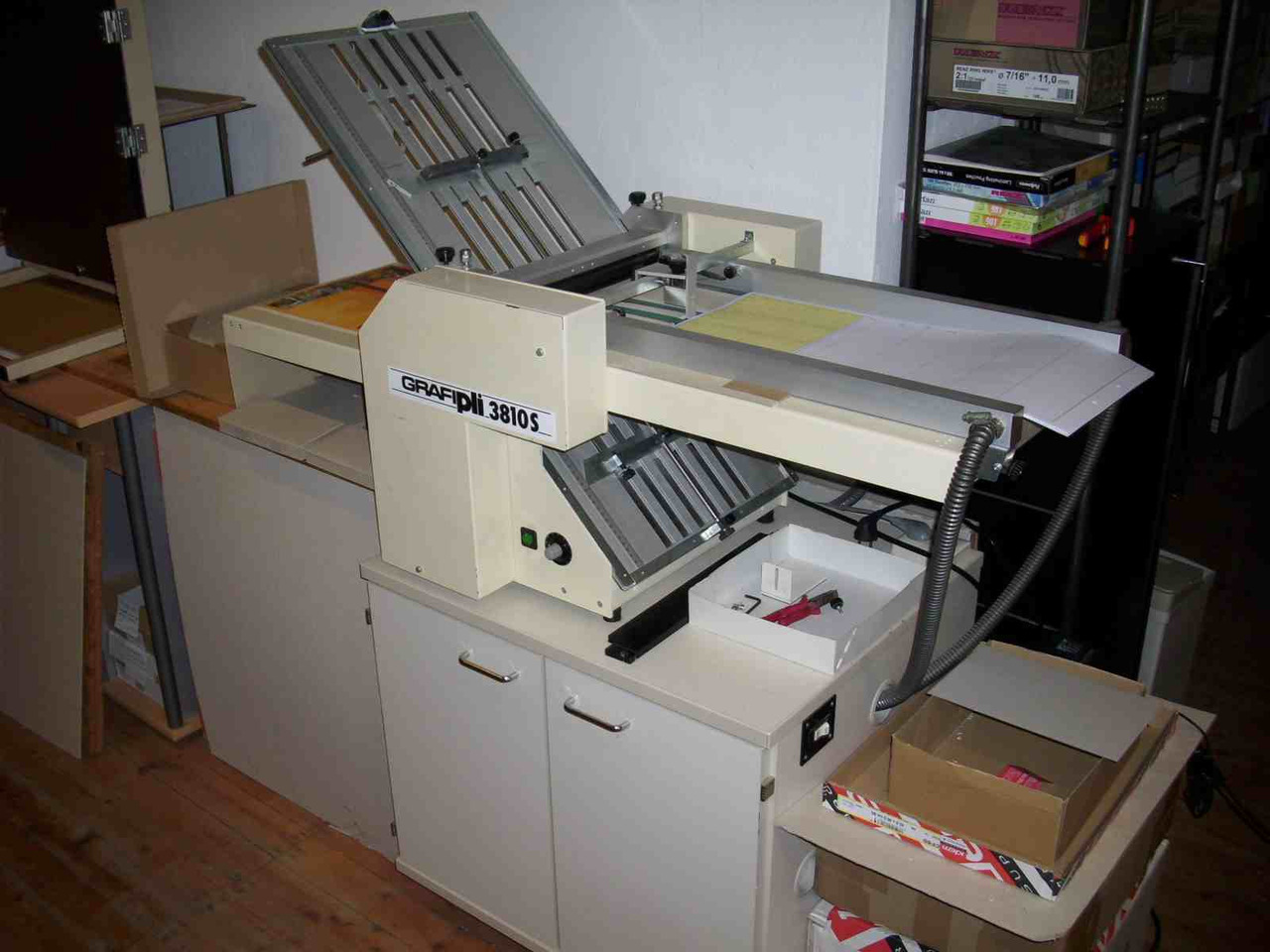 Grafipli 3810 S folding machine - Фальцовщик: фото 1 Grafipli 3810 S folding machine - Фальцовщик: фото 1