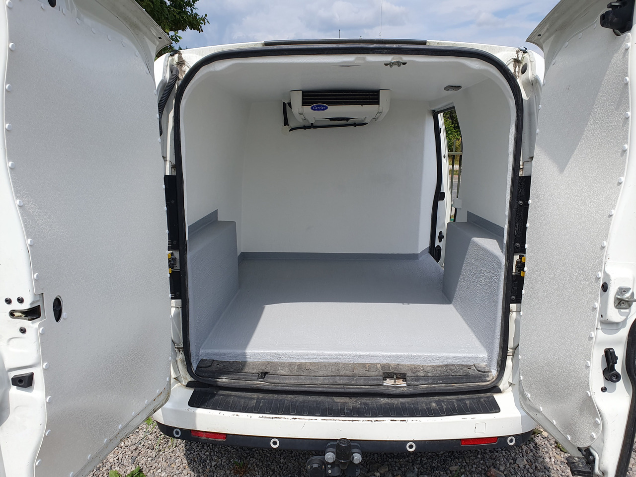 FIAT DOBLO LONG CHLODNIA carrier+230v KLIMA EURO6 - Фургон-рефрижератор: фото 2 FIAT DOBLO LONG CHLODNIA carrier+230v KLIMA EURO6 - Фургон-рефрижератор: фото 2