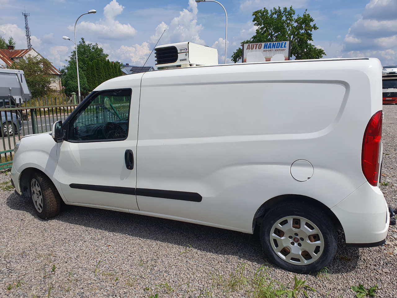 FIAT DOBLO LONG CHLODNIA carrier KLIMA EURO6 - Фургон-рефрижератор: фото 4 FIAT DOBLO LONG CHLODNIA carrier KLIMA EURO6 - Фургон-рефрижератор: фото 4