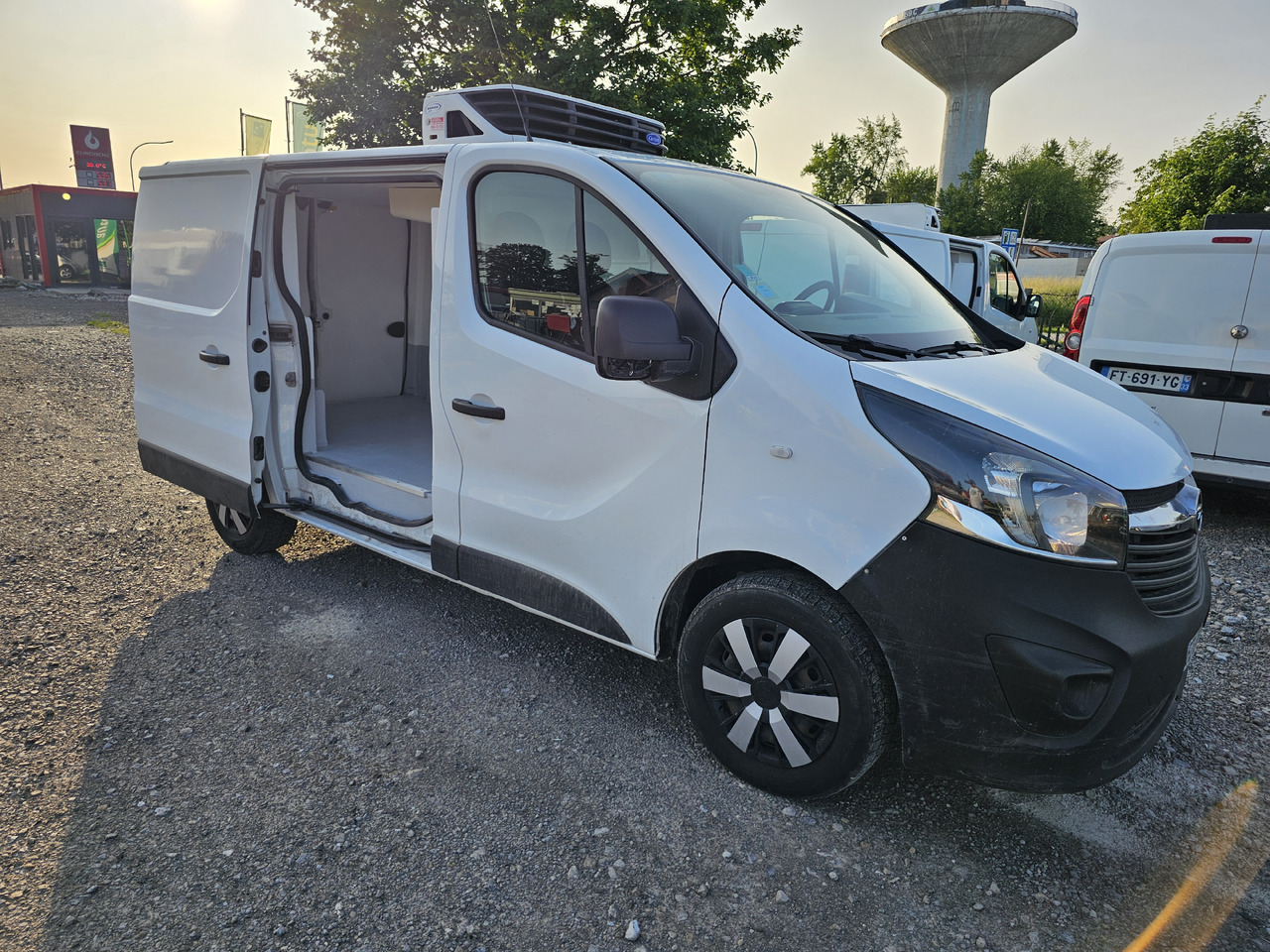 Opel VIVARO CHLODNIA CARRIER+230V CHLODZI GRZEJE KLIMA EURO6 - Фургон-рефрижератор: фото 1 Opel VIVARO CHLODNIA CARRIER+230V CHLODZI GRZEJE KLIMA EURO6 - Фургон-рефрижератор: фото 1