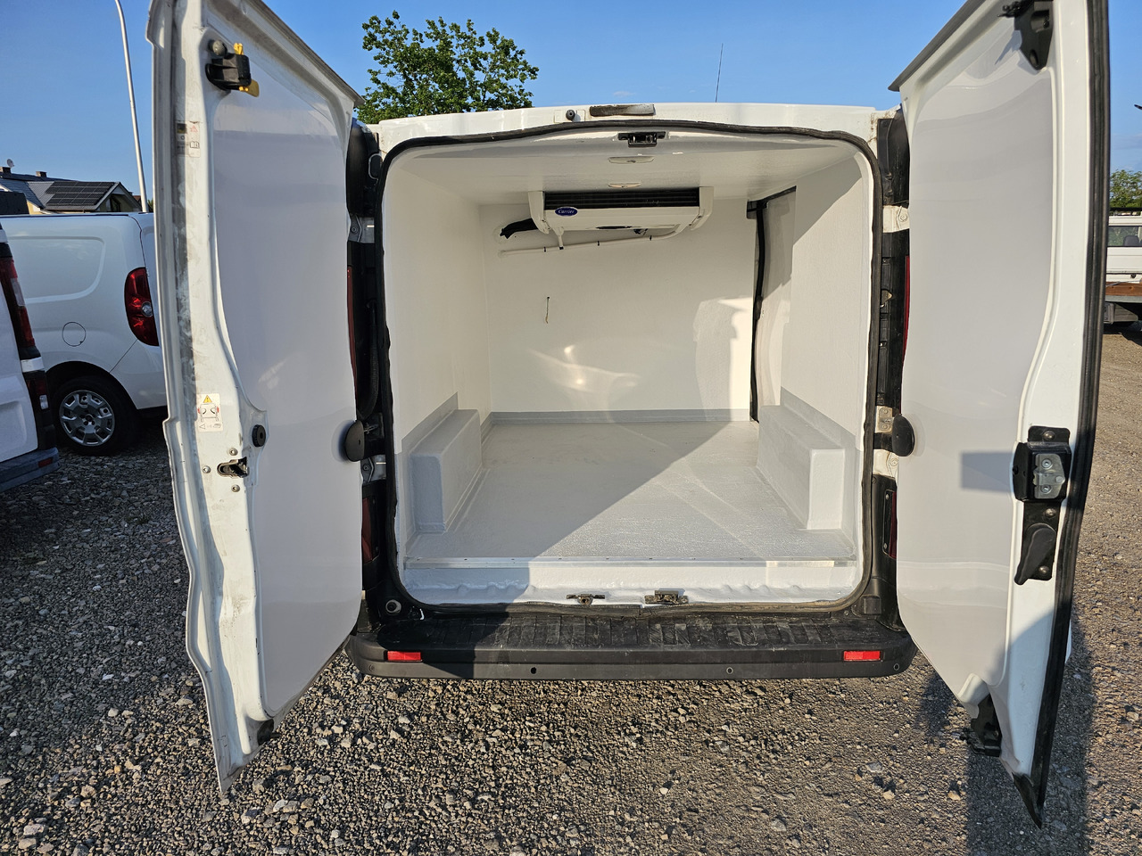 Opel VIVARO CHLODNIA CARRIER+230V CHLODZI GRZEJE KLIMA EURO6 - Фургон-рефрижератор: фото 2 Opel VIVARO CHLODNIA CARRIER+230V CHLODZI GRZEJE KLIMA EURO6 - Фургон-рефрижератор: фото 2