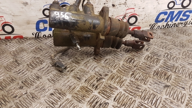 Case 856 Xl, 844 Xl, 745 Xl, 743 Xl Brake Master Cylinders 1287846c91, 226301a1 - Тормозной цилиндр для Тракторов: фото 2 Case 856 Xl, 844 Xl, 745 Xl, 743 Xl Brake Master Cylinders 1287846c91, 226301a1 - Тормозной цилиндр для Тракторов: фото 2