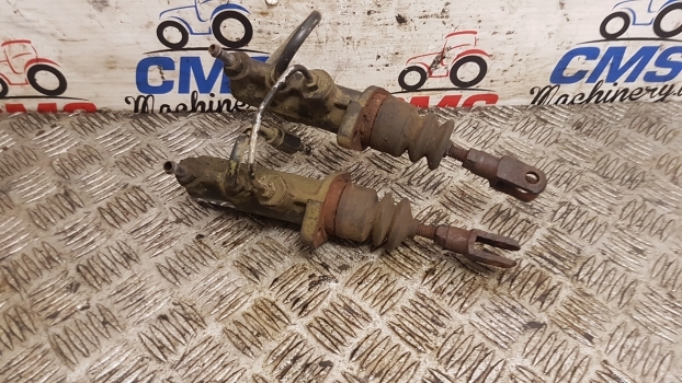 Case 856 Xl, 844 Xl, 745 Xl, 743 Xl Brake Master Cylinders 1287846c91, 226301a1 - Тормозной цилиндр для Тракторов: фото 1 Case 856 Xl, 844 Xl, 745 Xl, 743 Xl Brake Master Cylinders 1287846c91, 226301a1 - Тормозной цилиндр для Тракторов: фото 1