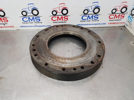 Case New Holland T6070, T6000, Puma Steyr T6050 Rear Axle Brake Spacer 87372500 - Задняя ось: фото 4 Case New Holland T6070, T6000, Puma Steyr T6050 Rear Axle Brake Spacer 87372500 - Задняя ось: фото 4