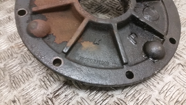 Deutz Agrotron 6.15 Rear Axle Brake Plate Housing 04417461, 33000330003 - Детали тормозной системы для Тракторов: фото 2 Deutz Agrotron 6.15 Rear Axle Brake Plate Housing 04417461, 33000330003 - Детали тормозной системы для Тракторов: фото 2
