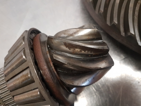 Deutz Dx110, Dx4, Dx6, Agrostar Rear Axle Bevel Gear And Differential 04343772 - Дифференциал для Тракторов: фото 5 Deutz Dx110, Dx4, Dx6, Agrostar Rear Axle Bevel Gear And Differential 04343772 - Дифференциал для Тракторов: фото 5