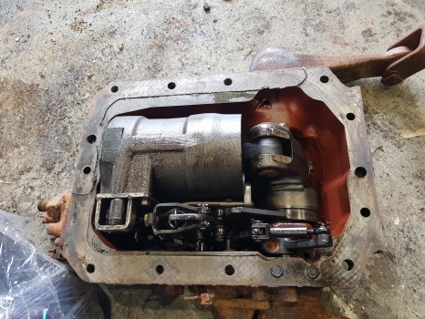 Fiat 70-90, 80-90 Hydraulic Lift Cover Assy 5117164, 5125938, 5123957, 5123959 - Гидравлика для Тракторов: фото 2 Fiat 70-90, 80-90 Hydraulic Lift Cover Assy 5117164, 5125938, 5123957, 5123959 - Гидравлика для Тракторов: фото 2
