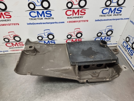 Fiat F140, F120, F130, F Series, Cab Interior Panel, Cup Holder Cracked 9966228 - Кабина и интерьер: фото 4 Fiat F140, F120, F130, F Series, Cab Interior Panel, Cup Holder Cracked 9966228 - Кабина и интерьер: фото 4
