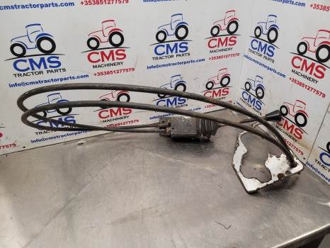 Ford 10 Series, Sq Cab Gear Change Panel With Loader Lever With Cable - Рычаг переключения передач для Тракторов: фото 1 Ford 10 Series, Sq Cab Gear Change Panel With Loader Lever With Cable - Рычаг переключения передач для Тракторов: фото 1