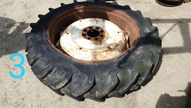Ford 13.6 R36 Wheel 8 Stud - Колесо для Тракторов: фото 1 Ford 13.6 R36 Wheel 8 Stud - Колесо для Тракторов: фото 1