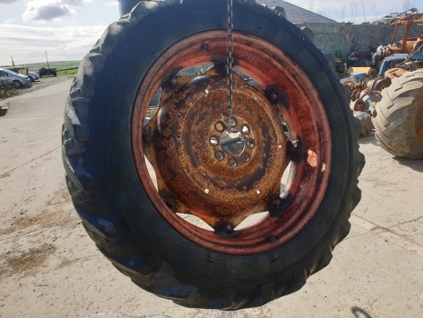 Ford 13.6 R38 Wheel - Колесо для Тракторов: фото 4 Ford 13.6 R38 Wheel - Колесо для Тракторов: фото 4