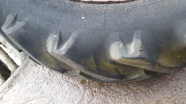 Ford 4000 Rear Wheel And Tyre 12.4/11-28. Please Check The Description - Колесо для Тракторов: фото 5 Ford 4000 Rear Wheel And Tyre 12.4/11-28. Please Check The Description - Колесо для Тракторов: фото 5