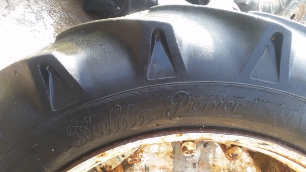 Ford 4000 Rear Wheel And Tyre 12.4/11-32. Please Check By Description - Колесо для Тракторов: фото 4 Ford 4000 Rear Wheel And Tyre 12.4/11-32. Please Check By Description - Колесо для Тракторов: фото 4