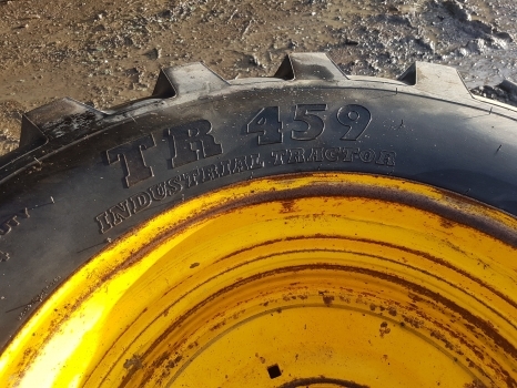 Ford 4550 Rear Wheel Rim And Tyre 18.4-26, 1 Inch Grip, 6 Inches Centre Hole - Колесо для Тракторов: фото 4 Ford 4550 Rear Wheel Rim And Tyre 18.4-26, 1 Inch Grip, 6 Inches Centre Hole - Колесо для Тракторов: фото 4