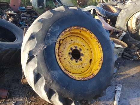 Ford 4550 Rear Wheel Rim And Tyre 18.4-26, 5% Grip, 6 Inches Centre Hole - Колесо для Тракторов: фото 1 Ford 4550 Rear Wheel Rim And Tyre 18.4-26, 5% Grip, 6 Inches Centre Hole - Колесо для Тракторов: фото 1