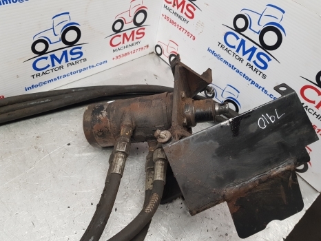 Ford 555, 7910, 8210 Orbital Steering Motor Valve Assy 86604767, 86585452 - Рулевое управление для Тракторов: фото 2 Ford 555, 7910, 8210 Orbital Steering Motor Valve Assy 86604767, 86585452 - Рулевое управление для Тракторов: фото 2