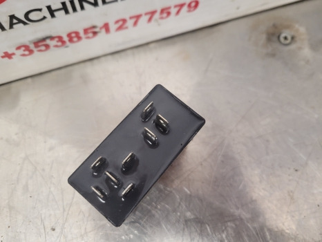 Ford 5640, 6640, 7740, 7840, 8240, 8340 Pto Control Module, Relay 81869818 - Реле: фото 3 Ford 5640, 6640, 7740, 7840, 8240, 8340 Pto Control Module, Relay 81869818 - Реле: фото 3