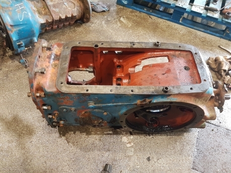 Ford 7600, 5600, 6600, 5700, 7700 Center Housing D4nn4024b, D4nn4032e - Задняя ось для Тракторов: фото 3 Ford 7600, 5600, 6600, 5700, 7700 Center Housing D4nn4024b, D4nn4032e - Задняя ось для Тракторов: фото 3