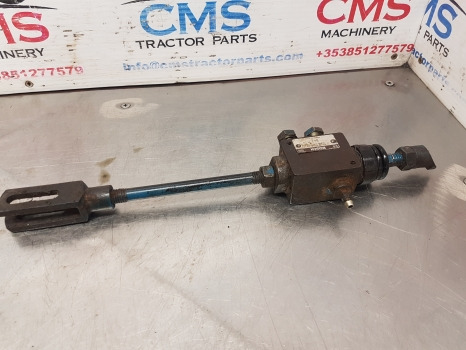 Ford 7610, 4830, 4610 Brake Rod With Valve 053800004, 83955131 - Детали тормозной системы для Сельскохозяйственной техники: фото 1 Ford 7610, 4830, 4610 Brake Rod With Valve 053800004, 83955131 - Детали тормозной системы для Сельскохозяйственной техники: фото 1