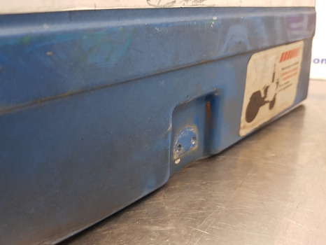 Кабина и интерьер для Сельскохозяйственной техники Ford 7610, 7810, 7710 10 Series. Nose Cone E4nn16a858ab, E4nn16a858ab18b: фото 7