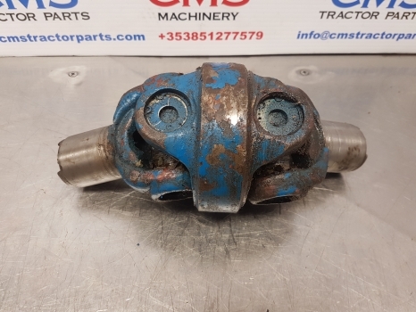 Ford 7710, 6710, Apl345, 350 Front Axle Fwd Drive Yoke Joint Zp7029310403 - Передняя ось для Тракторов: фото 1 Ford 7710, 6710, Apl345, 350 Front Axle Fwd Drive Yoke Joint Zp7029310403 - Передняя ось для Тракторов: фото 1