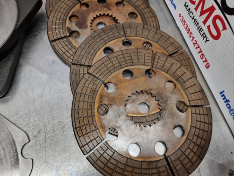 Ford 8430, 7840, 10, 600, 40, New Holland Ts Series, Brake Discs Kit E9nn2a097ba - Тормозной диск: фото 4 Ford 8430, 7840, 10, 600, 40, New Holland Ts Series, Brake Discs Kit E9nn2a097ba - Тормозной диск: фото 4