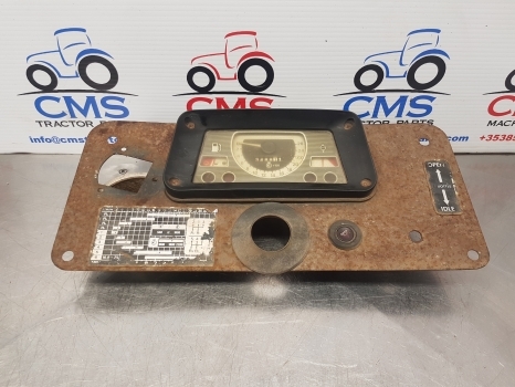 Ford Digger 10 Series, 555 Dashboard, Clock, Instrument Cluster D8nn10849ua - Приборная панель для Сельскохозяйственной техники: фото 1 Ford Digger 10 Series, 555 Dashboard, Clock, Instrument Cluster D8nn10849ua - Приборная панель для Сельскохозяйственной техники: фото 1