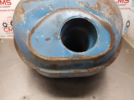 Ford Fordson Major, Super Major Fuel Tank Original Welded E1addn9002b - Топливный бак: фото 3 Ford Fordson Major, Super Major Fuel Tank Original Welded E1addn9002b - Топливный бак: фото 3