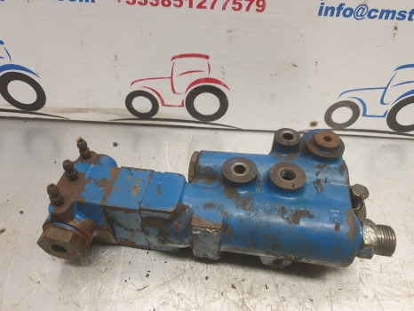 Ford New Holland 6640, Ts110 40, Ts Trailer Brake Valve Distributor 81874969 - Детали тормозной системы: фото 1 Ford New Holland 6640, Ts110 40, Ts Trailer Brake Valve Distributor 81874969 - Детали тормозной системы: фото 1