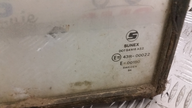 Ford New Holland Cab Low Panel Glass With Frame Rh 83931985 E2nn94000r68aa - Стекло и запчасти для Тракторов: фото 4 Ford New Holland Cab Low Panel Glass With Frame Rh 83931985 E2nn94000r68aa - Стекло и запчасти для Тракторов: фото 4