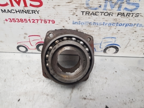 Ford Tw 20 Pto Shaft Retainer Assy C7nnn759a, D8nnb741ab, 83955172, D8nnb733ac, 83946838 - Трансмиссия для Тракторов: фото 2 Ford Tw 20 Pto Shaft Retainer Assy C7nnn759a, D8nnb741ab, 83955172, D8nnb733ac, 83946838 - Трансмиссия для Тракторов: фото 2