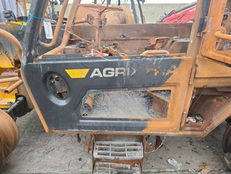 Jcb 542-70 Ag Cab door frame lower 402/s3035 - Дверь и запчасти: фото 1 Jcb 542-70 Ag Cab door frame lower 402/s3035 - Дверь и запчасти: фото 1