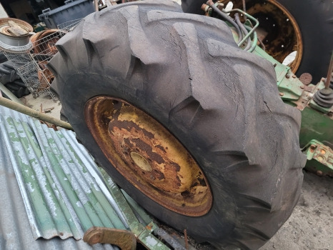 John Deere 2130 Rear Wheel Rim And Tyre 16.9/14-30, R30, At30619 - Колесо: фото 2 John Deere 2130 Rear Wheel Rim And Tyre 16.9/14-30, R30, At30619 - Колесо: фото 2