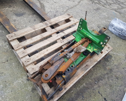 John Deere 6320 Pick Up Hitch Complete Al222240, Al212731, Al170952, Al170953, Al212731 - Рама/ Шасси: фото 5 John Deere 6320 Pick Up Hitch Complete Al222240, Al212731, Al170952, Al170953, Al212731 - Рама/ Шасси: фото 5