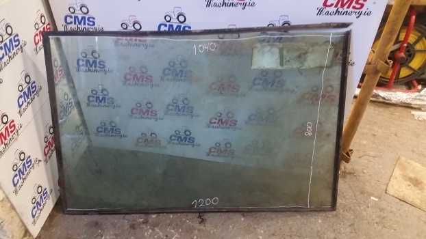 John Deere Windscreen, Framed Al25755 Al27351 See Dimensions - Ветровое стекло для Тракторов: фото 1 John Deere Windscreen, Framed Al25755 Al27351 See Dimensions - Ветровое стекло для Тракторов: фото 1